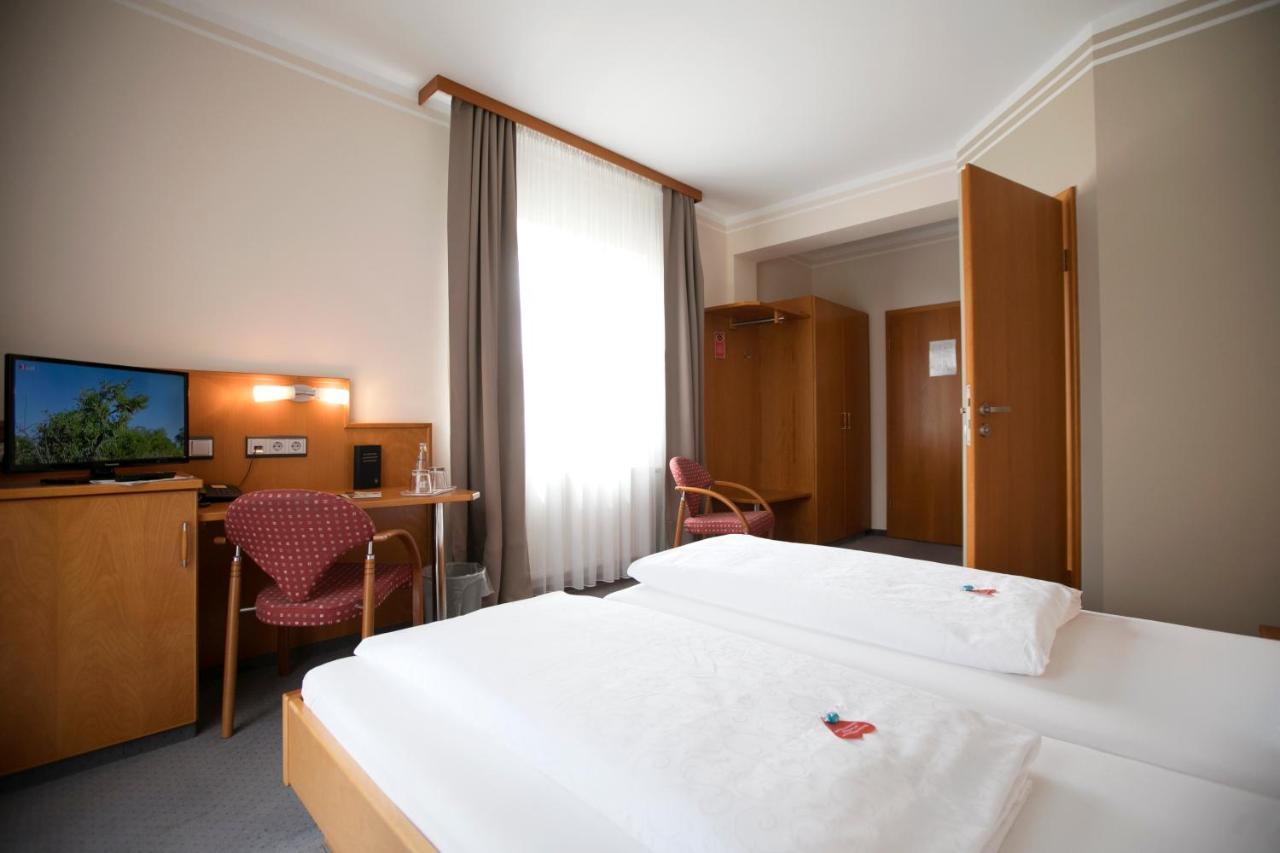 Hotel Neumaiers Hirsch -gasthof Und Weißenhorn