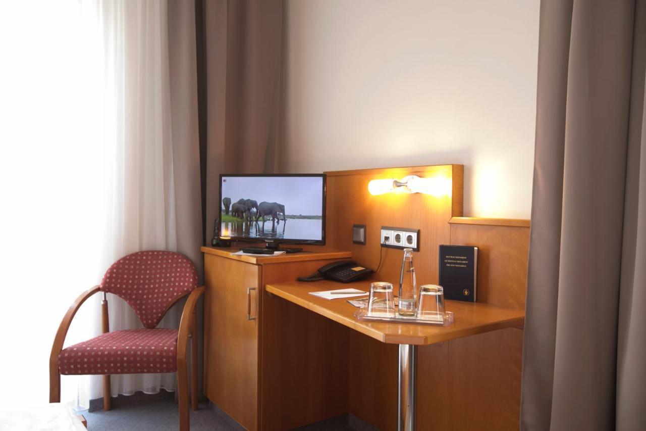 Neumaiers Hirsch -gasthof Und Hotel 3*